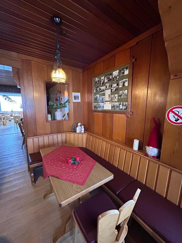 Haus Astenblick In Winterberg Fuer Bis Zu 35 Personen Fuer Wanderveranstaltungen Und Familienfeiern Exterior foto
