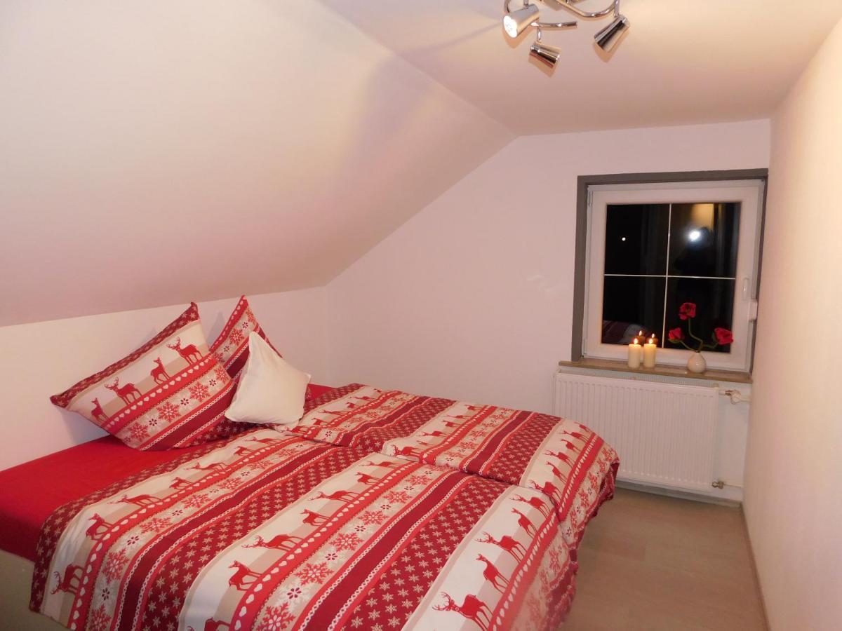 Haus Astenblick In Winterberg Fuer Bis Zu 35 Personen Fuer Wanderveranstaltungen Und Familienfeiern Exterior foto